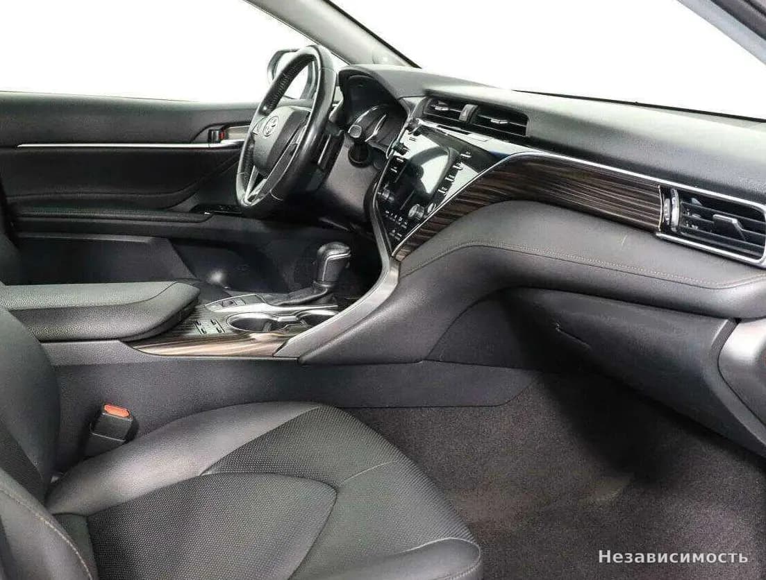Toyota Camry 2018 с пробегом — фото 7