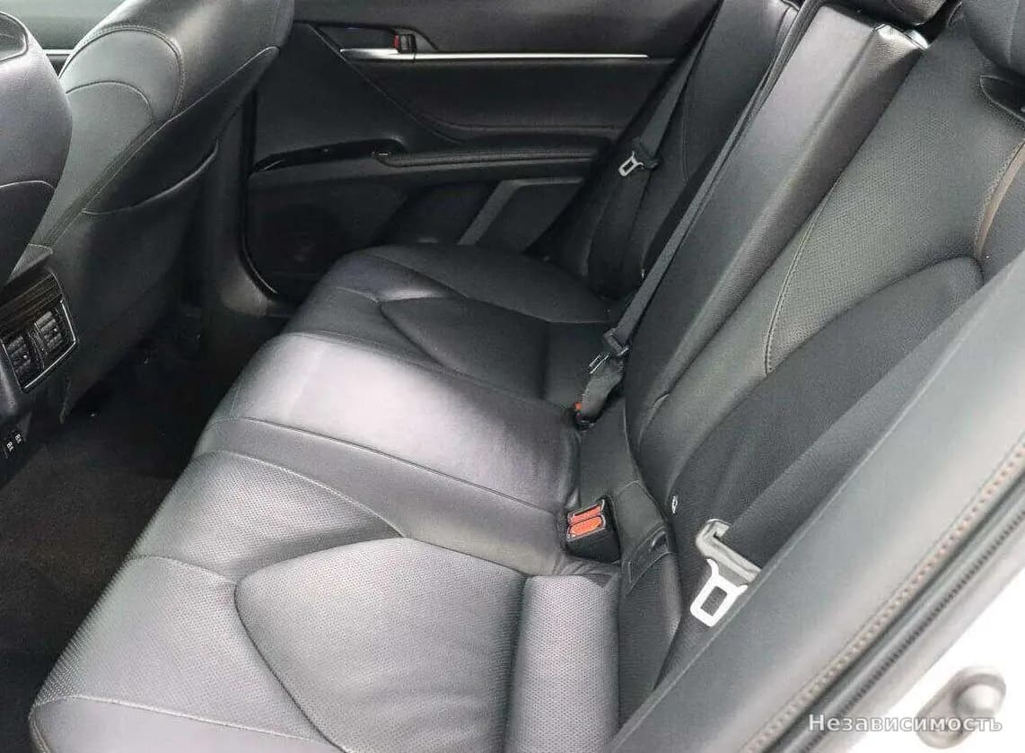 Toyota Camry 2018 с пробегом — фото 9