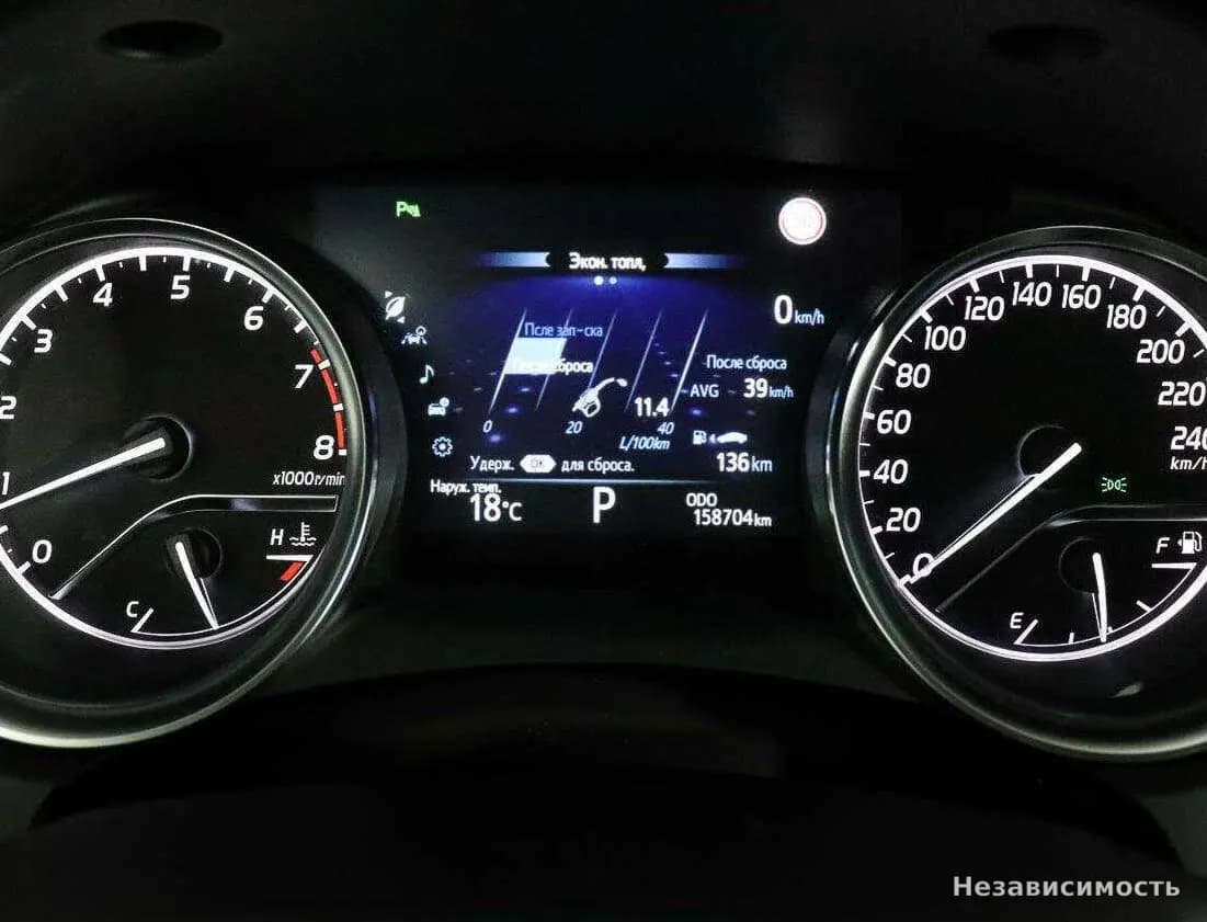 Toyota Camry 2018 с пробегом — фото 10