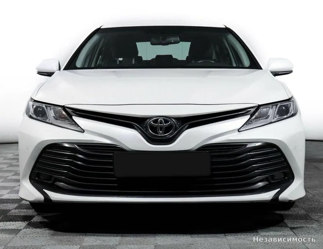 Toyota Camry 2020 с пробегом — фото 2
