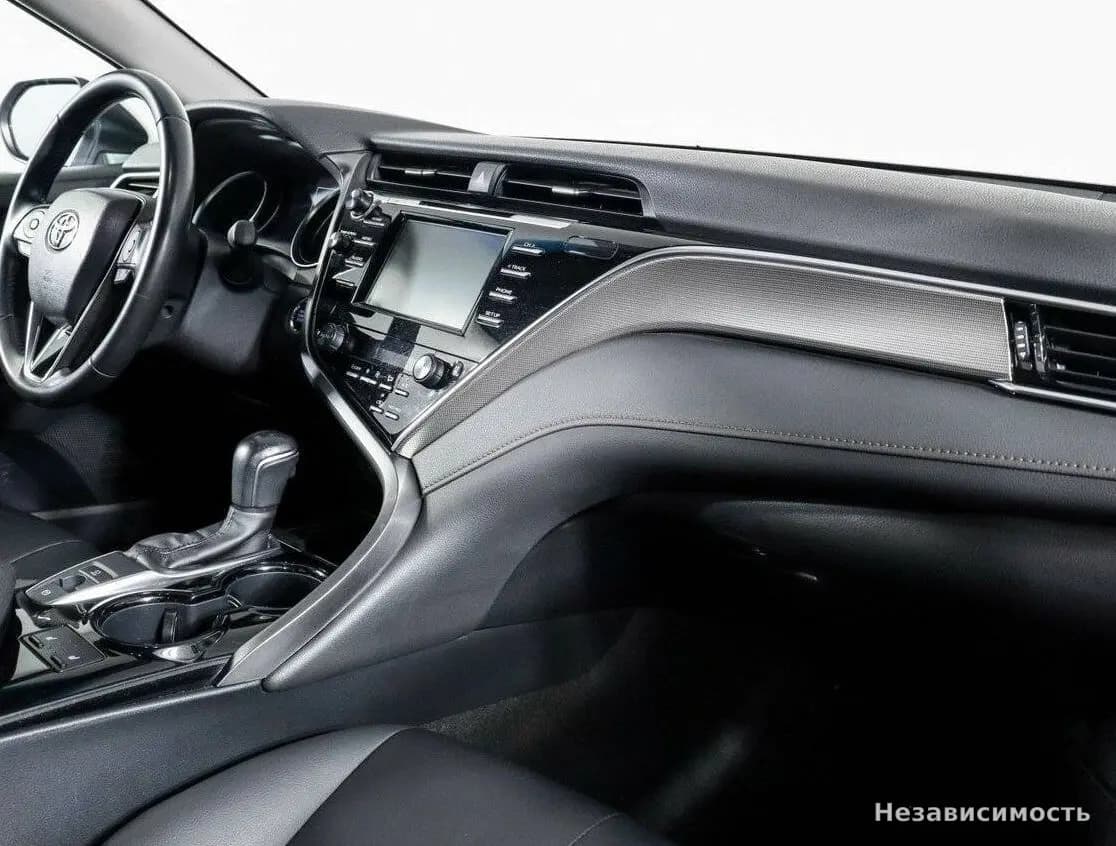 Toyota Camry 2020 с пробегом — фото 6