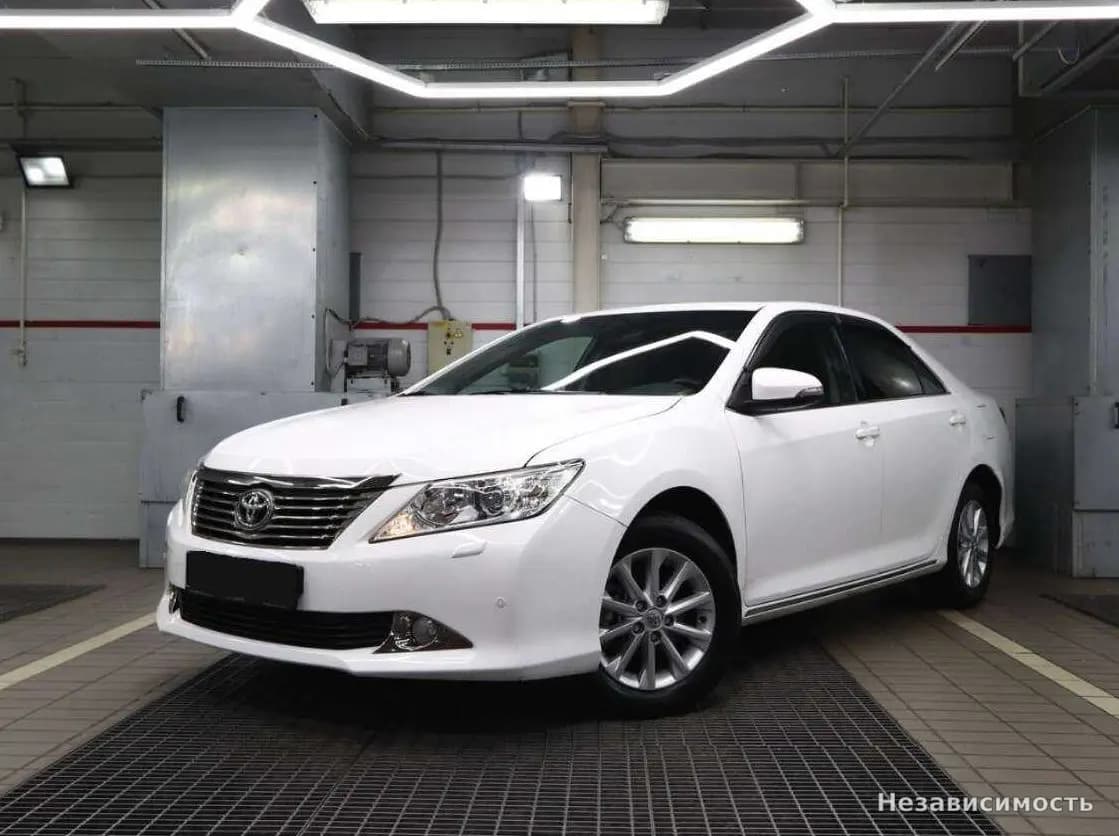 Toyota Camry, 2013 с пробегом