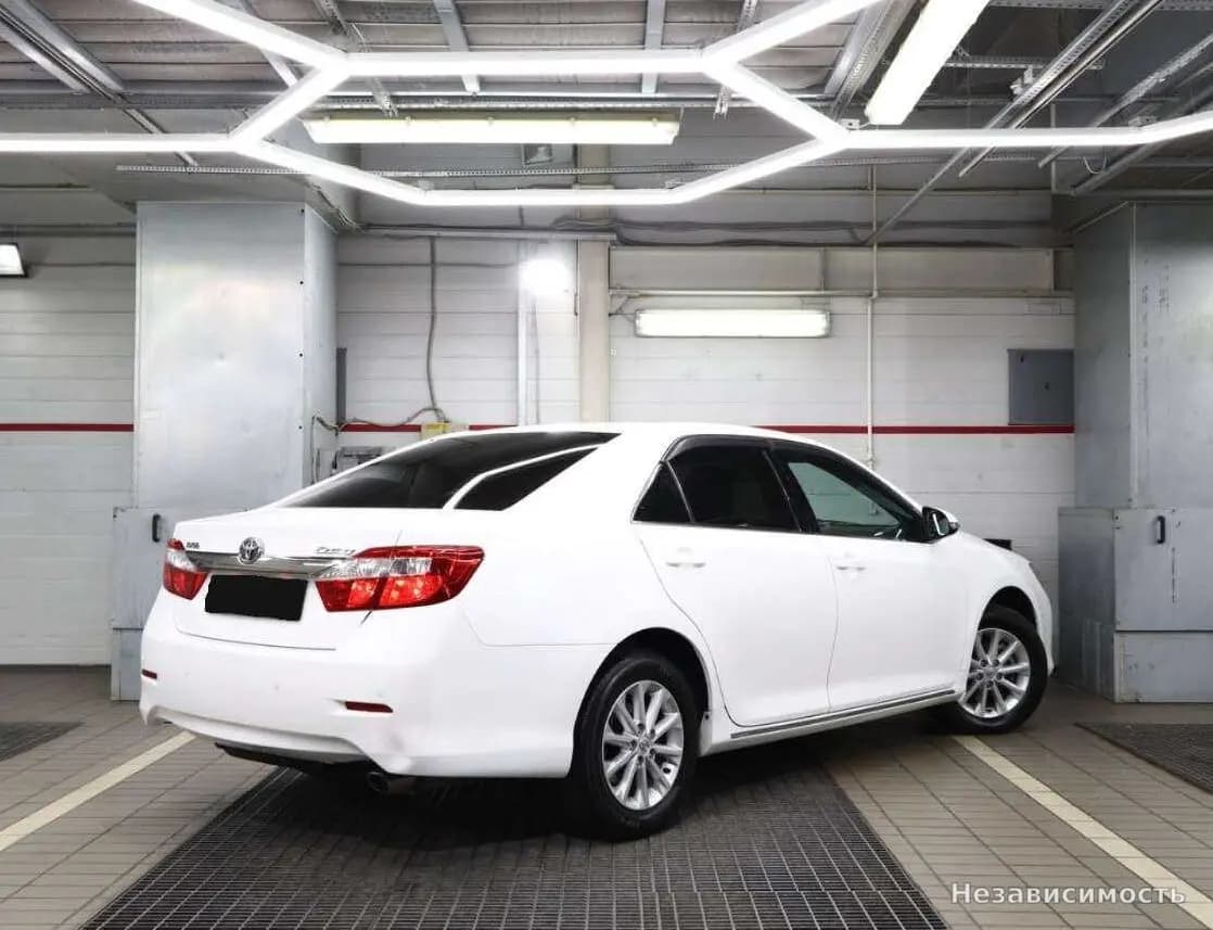 Toyota Camry 2013 с пробегом — фото 2
