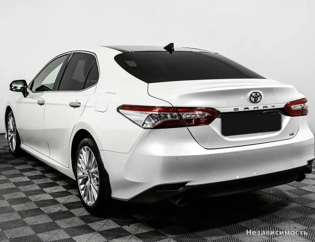 Toyota Camry 2019 с пробегом — фото 7