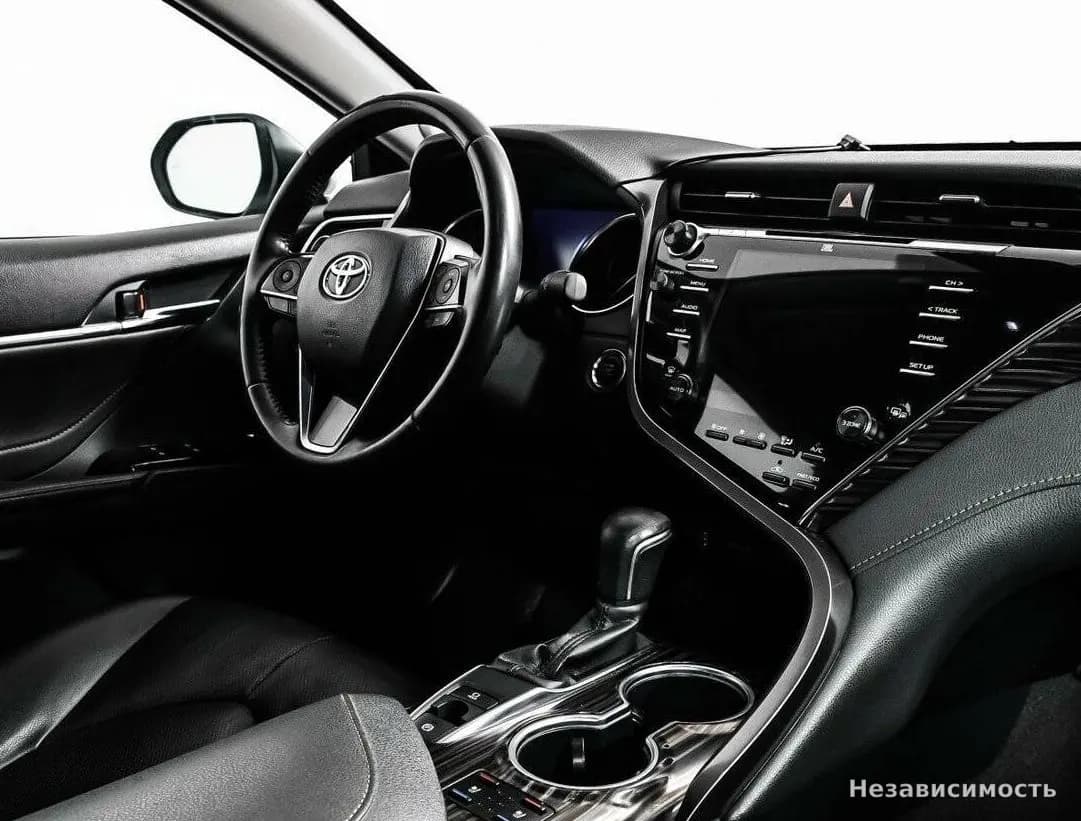 Toyota Camry 2019 с пробегом — фото 9