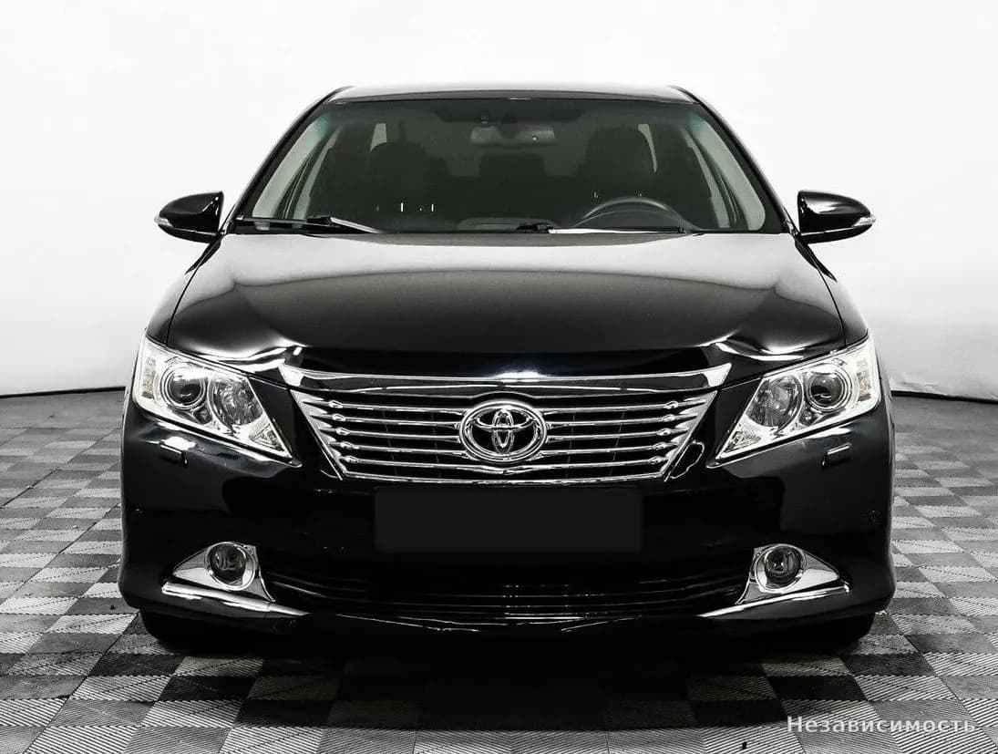 Toyota Camry 2012 с пробегом — фото 2