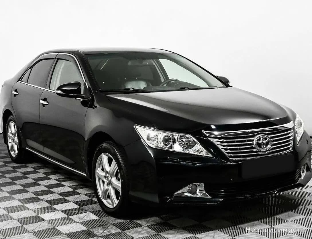 Toyota Camry 2012 с пробегом — фото 3