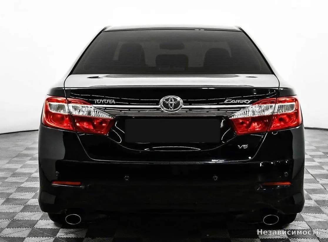 Toyota Camry 2012 с пробегом — фото 6