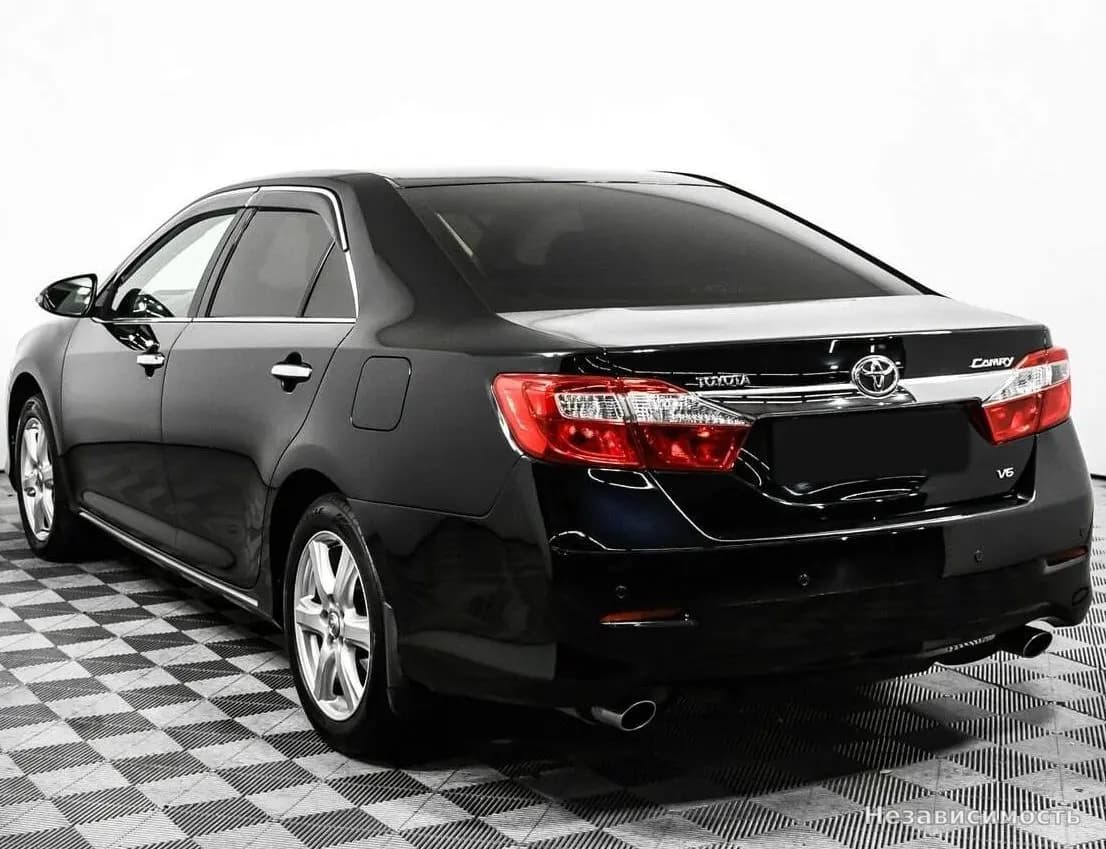 Toyota Camry 2012 с пробегом — фото 7