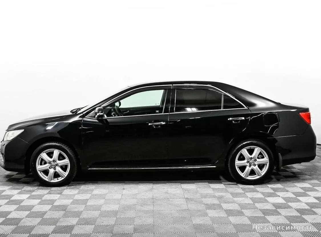 Toyota Camry 2012 с пробегом — фото 8
