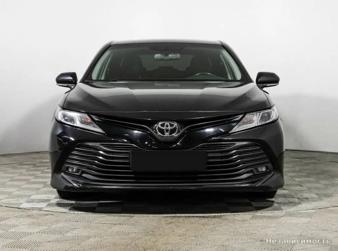 Toyota Camry 2018 с пробегом — фото 2