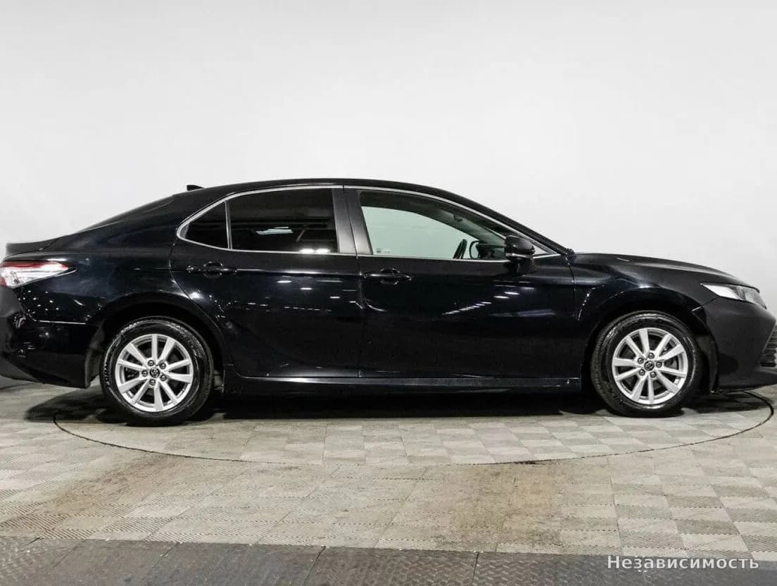 Toyota Camry 2018 с пробегом — фото 4