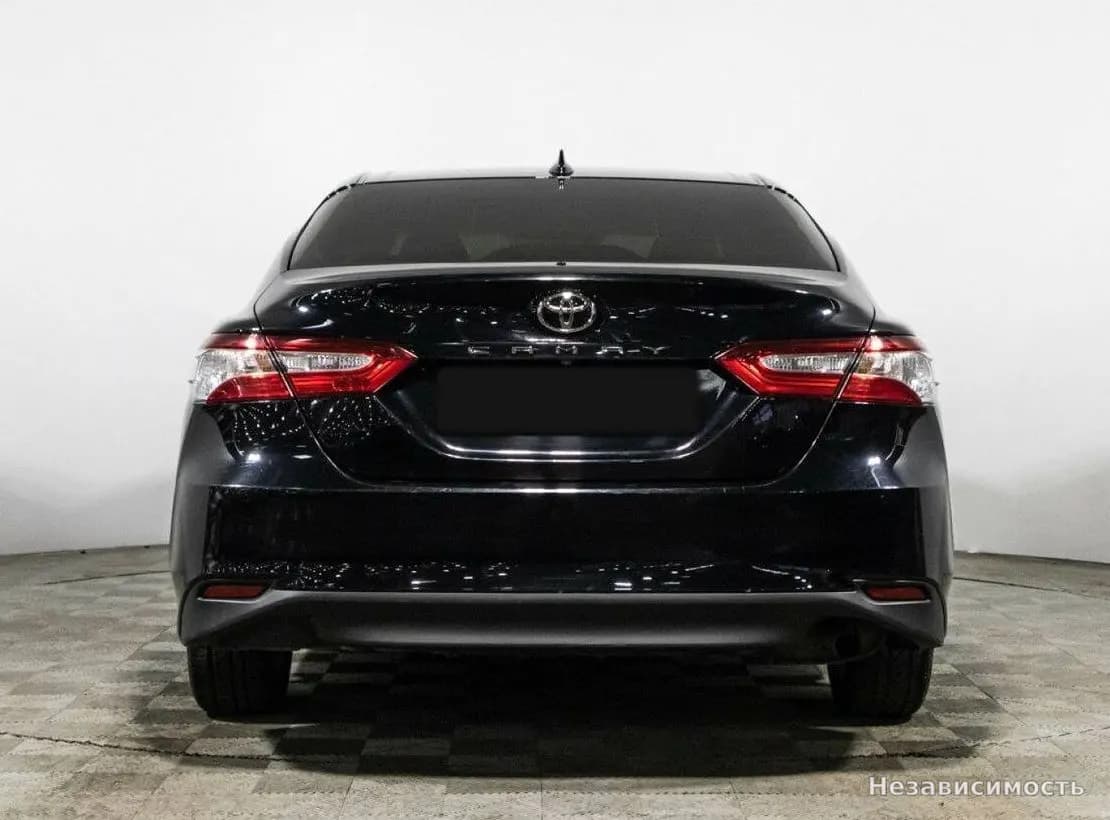 Toyota Camry 2018 с пробегом — фото 6