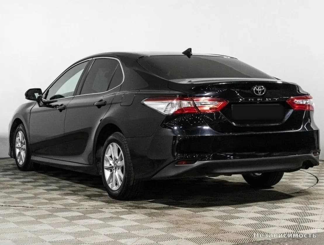 Toyota Camry 2018 с пробегом — фото 7