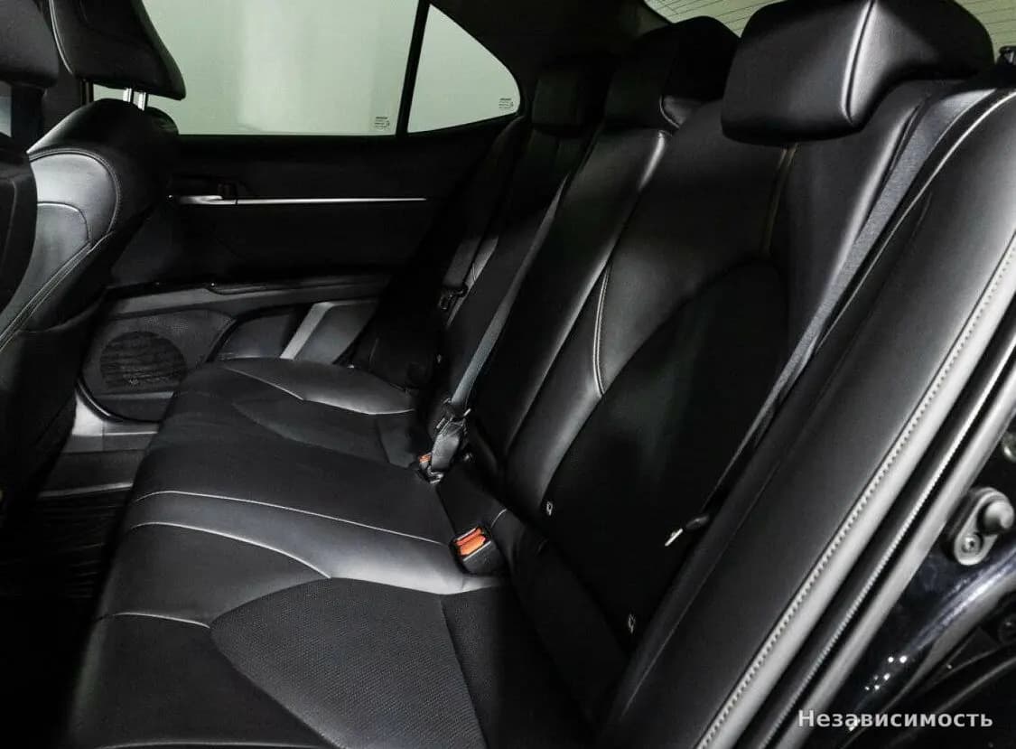 Toyota Camry 2018 с пробегом — фото 10