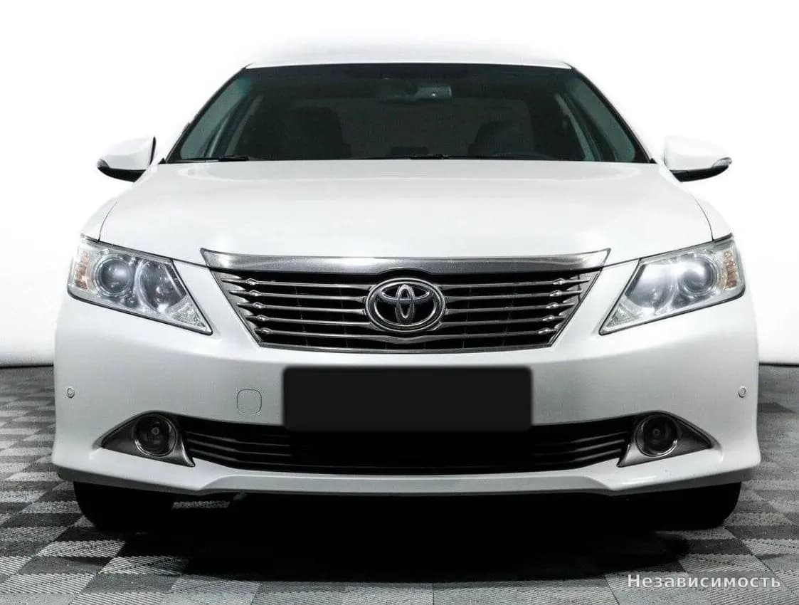 Toyota Camry 2013 с пробегом — фото 2