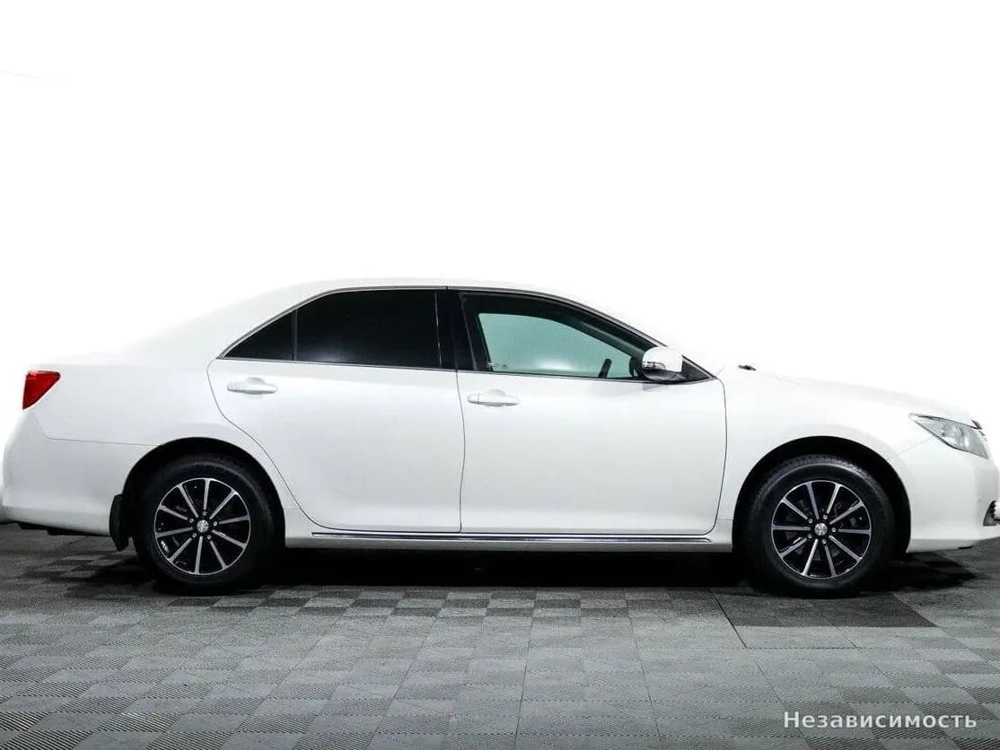 Toyota Camry 2013 с пробегом — фото 4