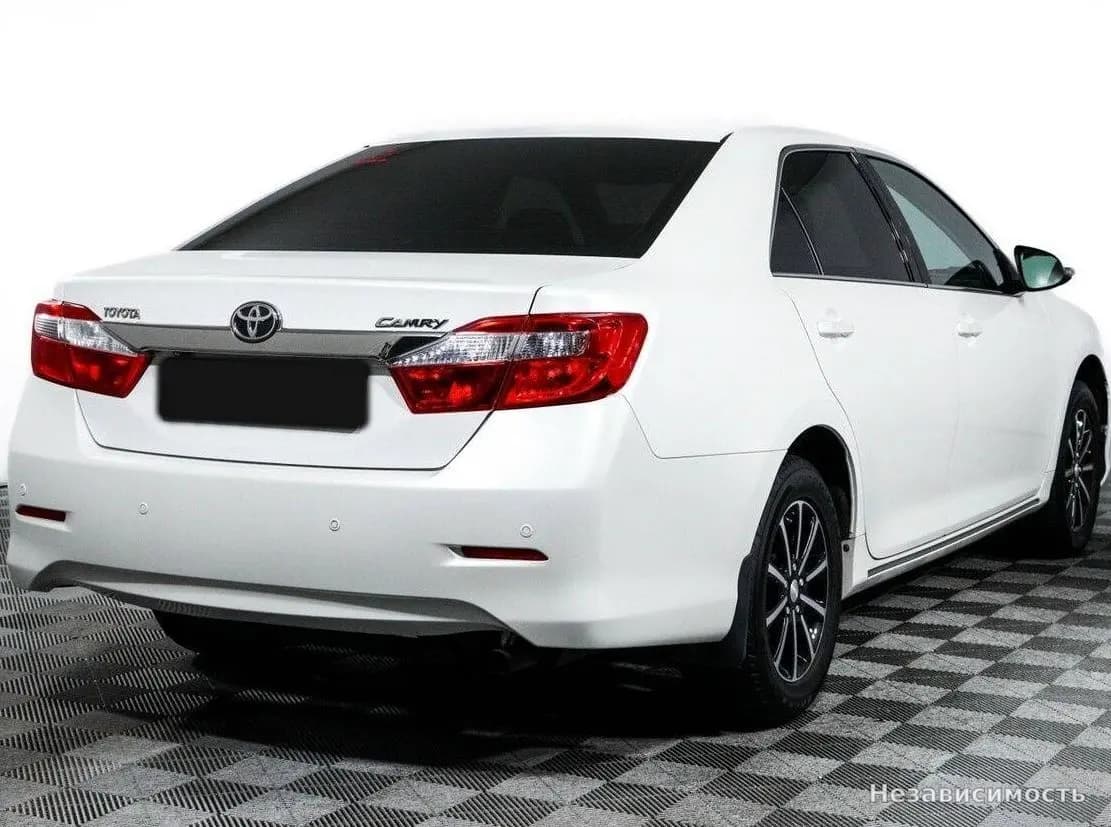 Toyota Camry 2013 с пробегом — фото 5