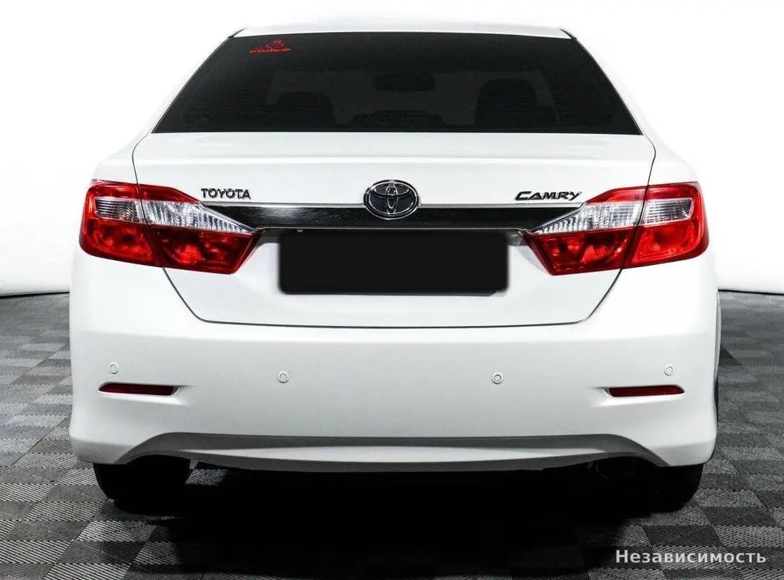 Toyota Camry 2013 с пробегом — фото 6