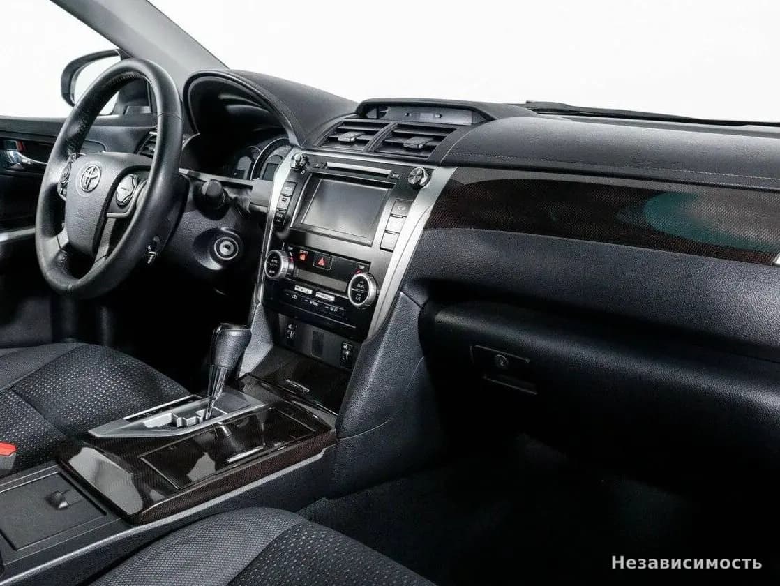 Toyota Camry 2013 с пробегом — фото 9