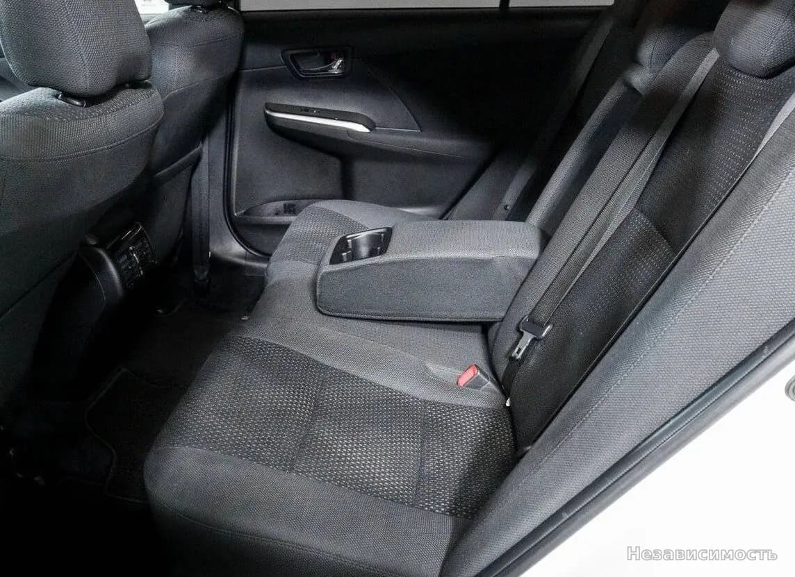 Toyota Camry 2013 с пробегом — фото 10