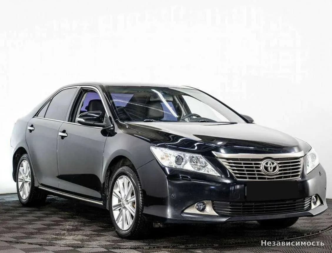 Toyota Camry 2014 с пробегом — фото 3