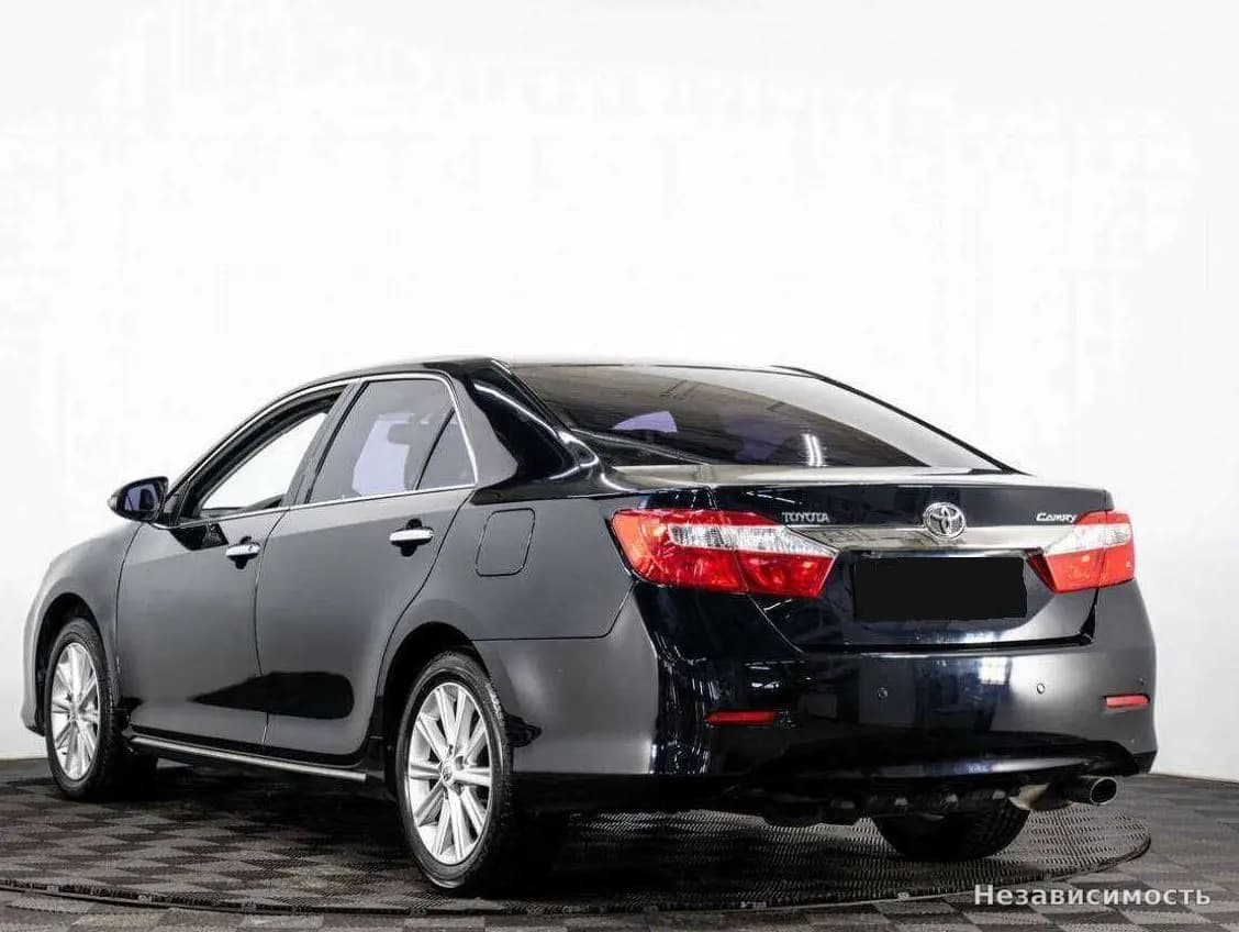 Toyota Camry 2014 с пробегом — фото 4