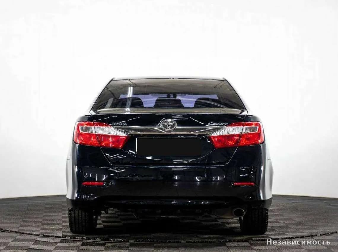 Toyota Camry 2014 с пробегом — фото 5