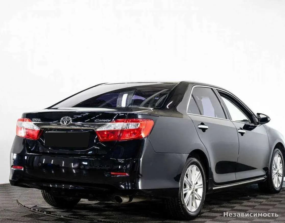 Toyota Camry 2014 с пробегом — фото 6