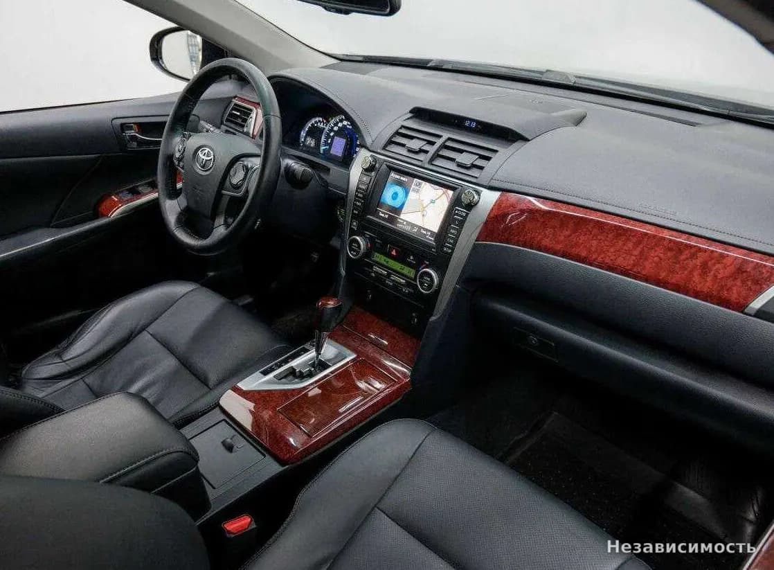 Toyota Camry 2014 с пробегом — фото 7