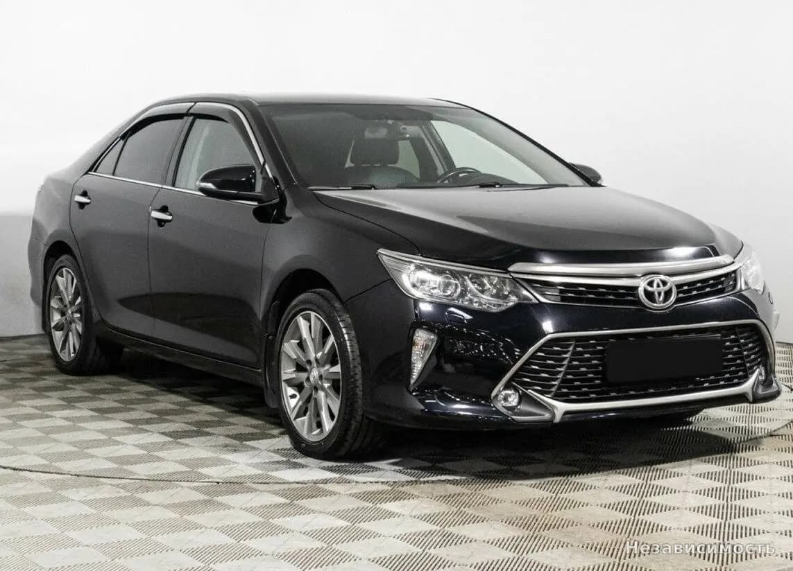 Toyota Camry 2017 с пробегом — фото 3