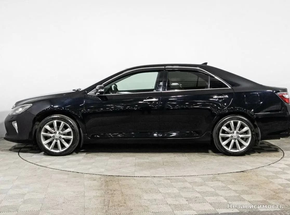 Toyota Camry 2017 с пробегом — фото 8