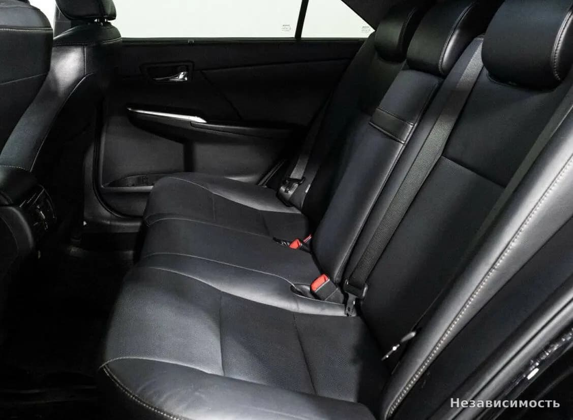 Toyota Camry 2017 с пробегом — фото 10