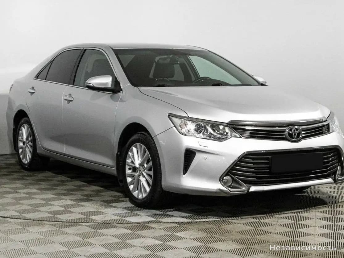 Toyota Camry 2015 с пробегом — фото 3