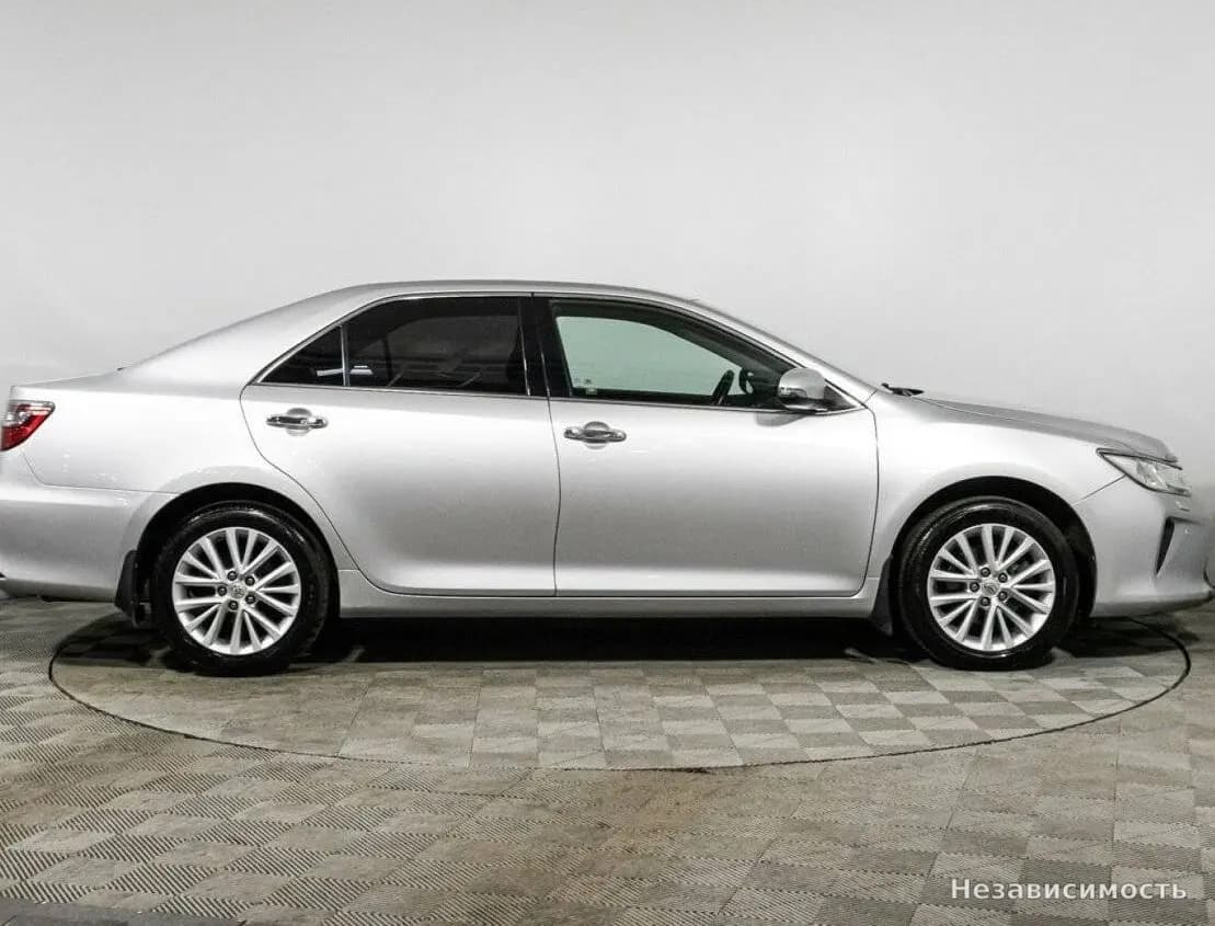 Toyota Camry 2015 с пробегом — фото 4