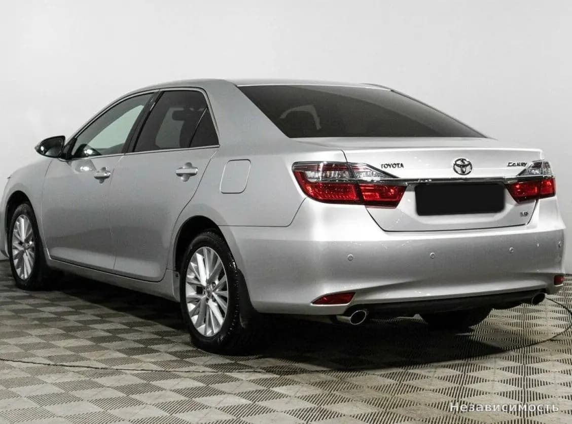 Toyota Camry 2015 с пробегом — фото 7