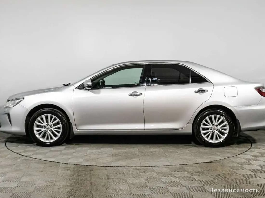 Toyota Camry 2015 с пробегом — фото 8