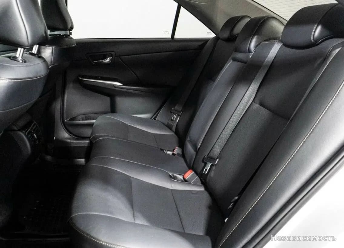 Toyota Camry 2015 с пробегом — фото 10