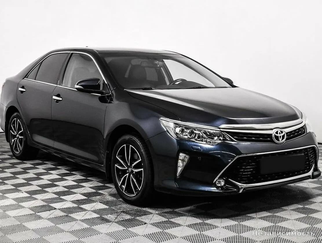 Toyota Camry 2017 с пробегом — фото 3