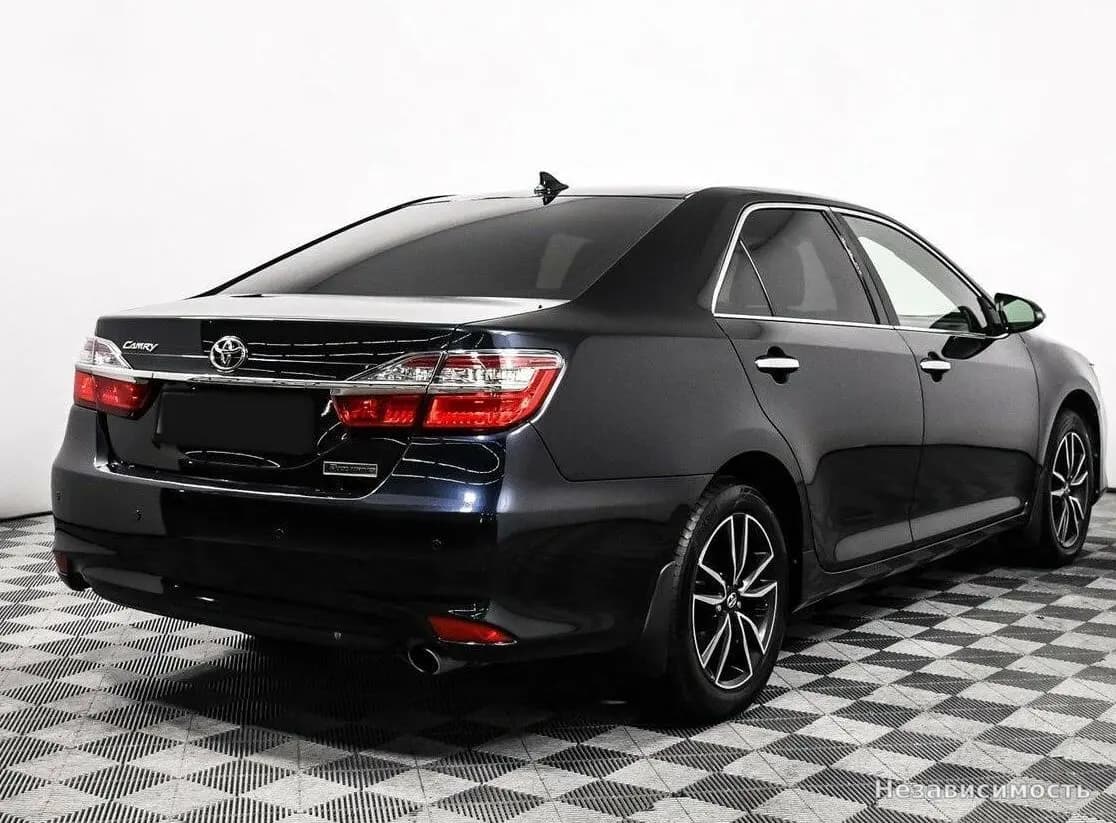 Toyota Camry 2017 с пробегом — фото 4