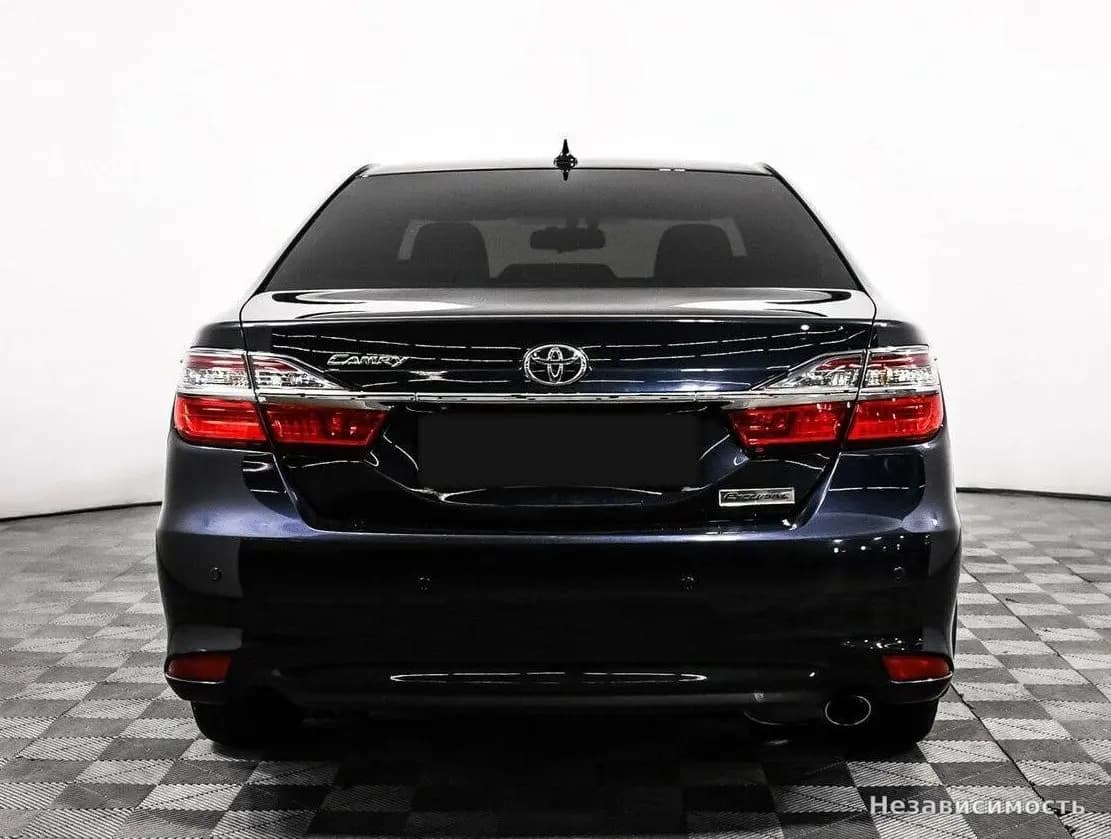 Toyota Camry 2017 с пробегом — фото 5