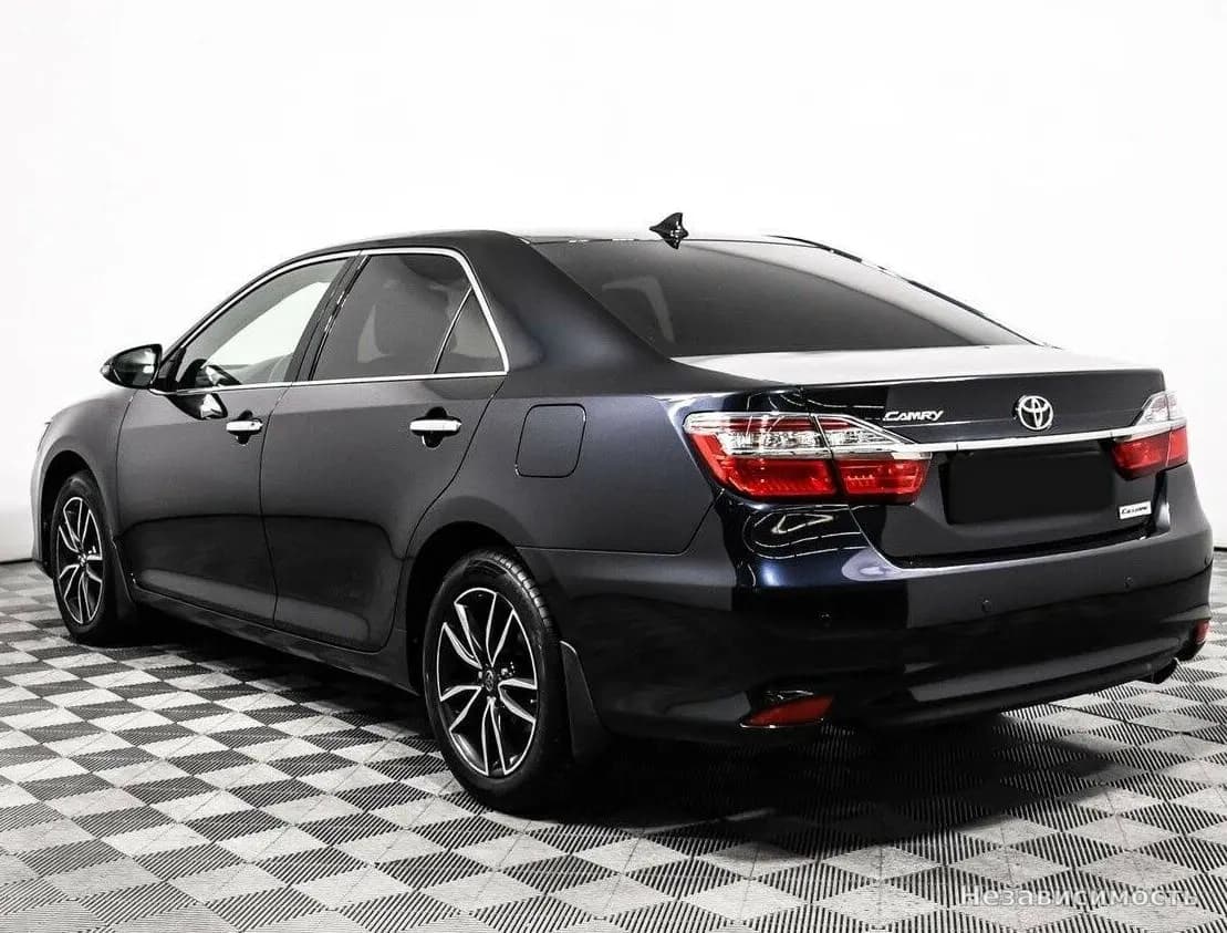 Toyota Camry 2017 с пробегом — фото 6