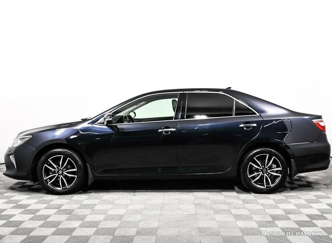 Toyota Camry 2017 с пробегом — фото 7