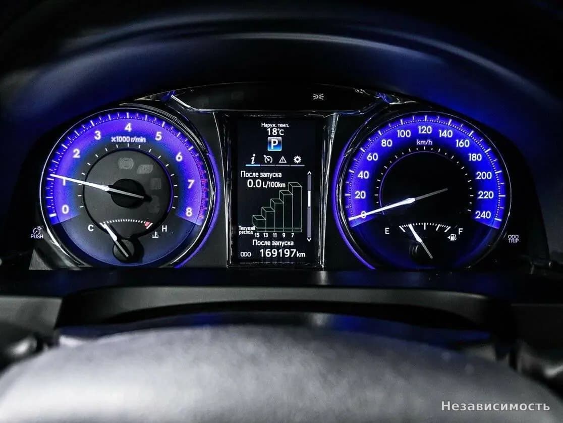 Toyota Camry 2017 с пробегом — фото 9
