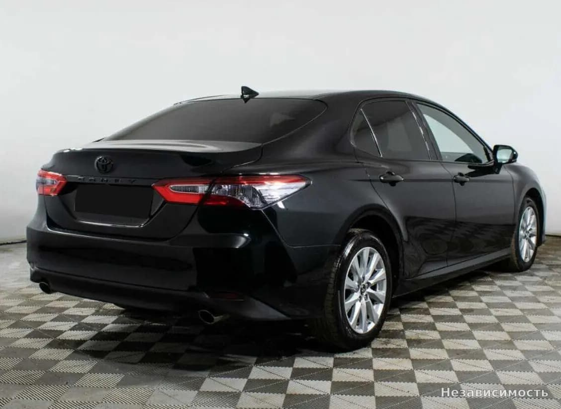 Toyota Camry 2018 с пробегом — фото 5