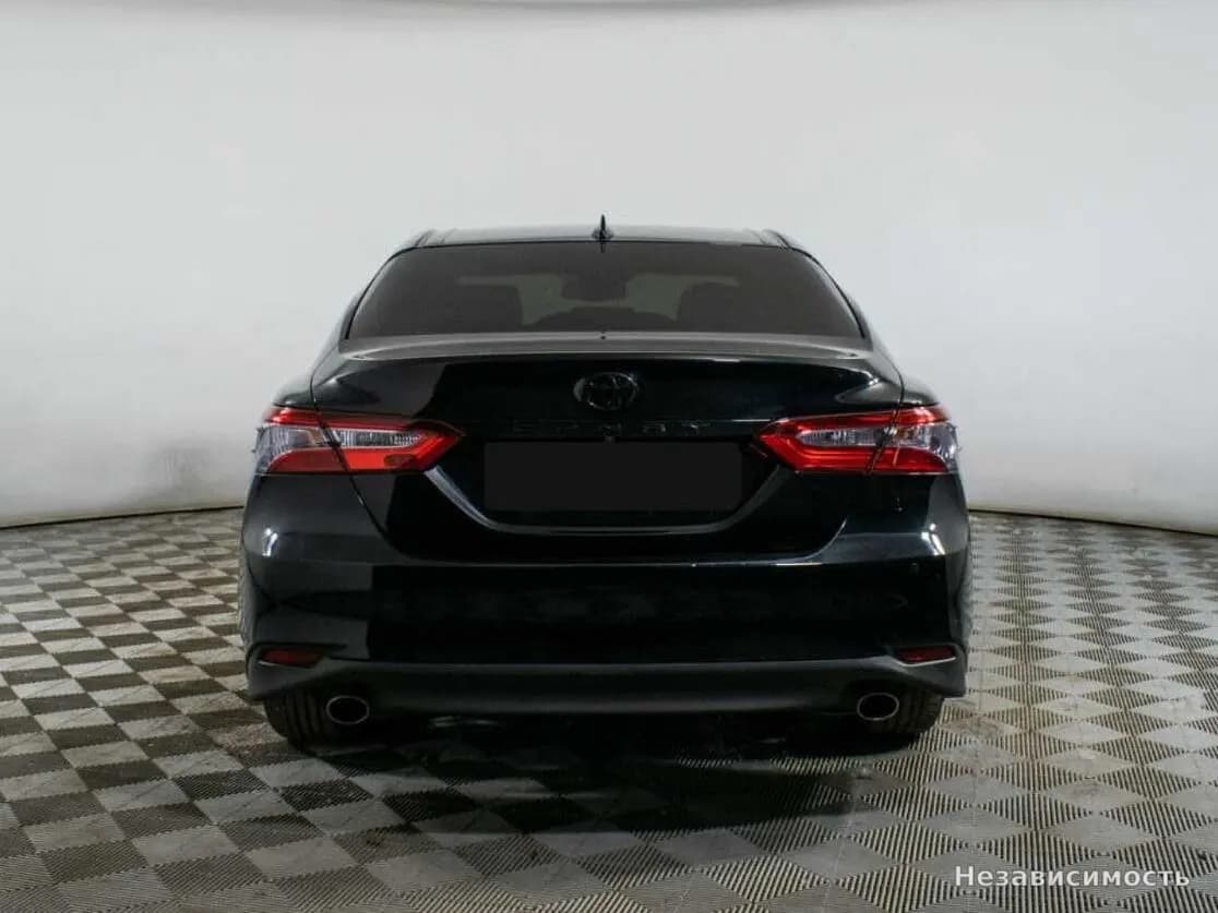 Toyota Camry 2018 с пробегом — фото 6