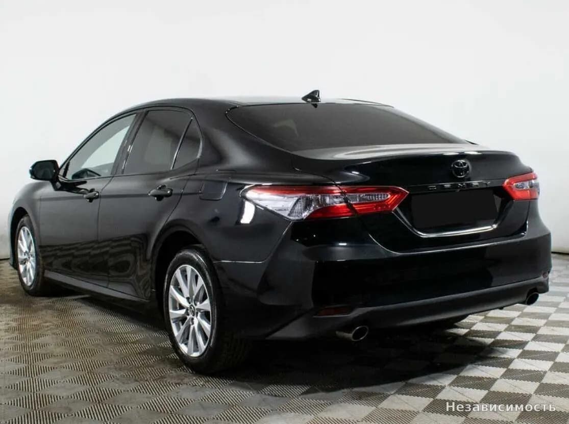 Toyota Camry 2018 с пробегом — фото 7