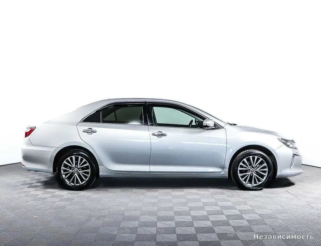 Toyota Camry 2017 с пробегом — фото 4