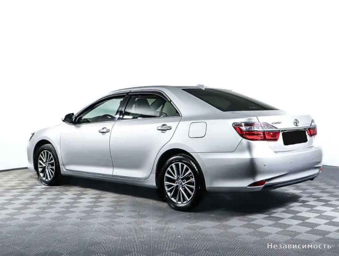 Toyota Camry 2017 с пробегом — фото 7