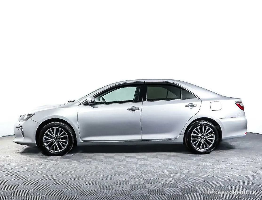 Toyota Camry 2017 с пробегом — фото 8